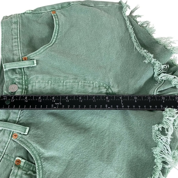 Levi's 501 Original Denim Button-Fly Jean Shorts Size 32 Green Raw Hem Cut-Off - Picture 11 of 13
